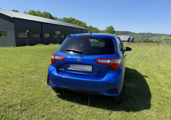 Toyota Yaris cena 51700 przebieg: 57000, rok produkcji 2017 z Jarosław małe 56